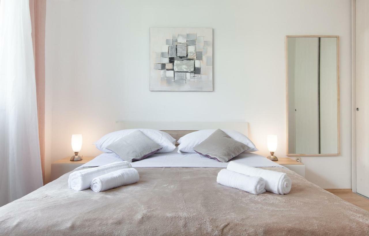 Apartment Gabriella Makarska Exteriör bild